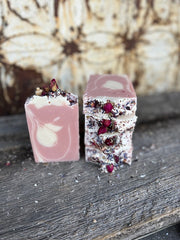 Wild Rose & Lavender with moisturizing Coconut Milk